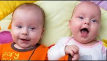 lachender baby zwillinge AQaZQJUR4sE Sinnlos Internet - Die sinnlose Portion Spaß